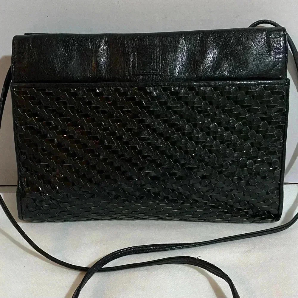 Fendi black woven weave leather crossbody handbag - Picture 3 of 16